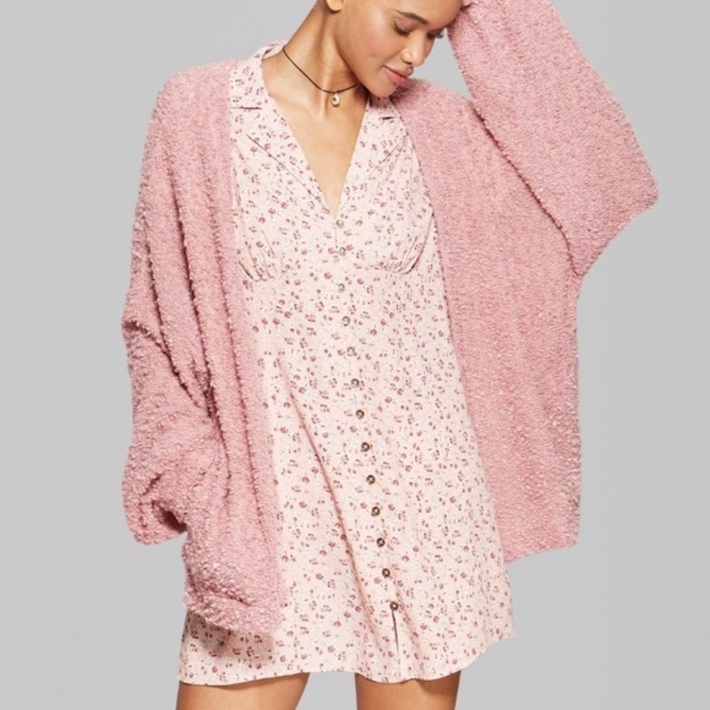 Pink Floral Button Down Dress 🌸🌿